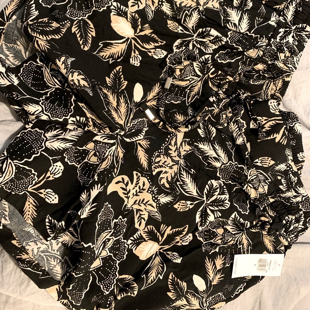 NWT Women’s Old Navy fluid shorts